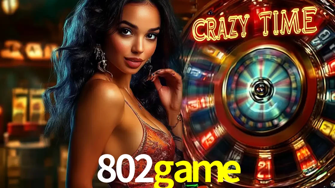 Mulher elegante ao lado da vibrante roda da fortuna do jogo de cassino ao vivo Crazy Time, um dos game shows mais populares e cheios de prêmios do 802game.